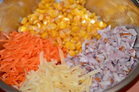 Картофельные тарталетки с пикантным салатом из копчёной курицы: шаг 6