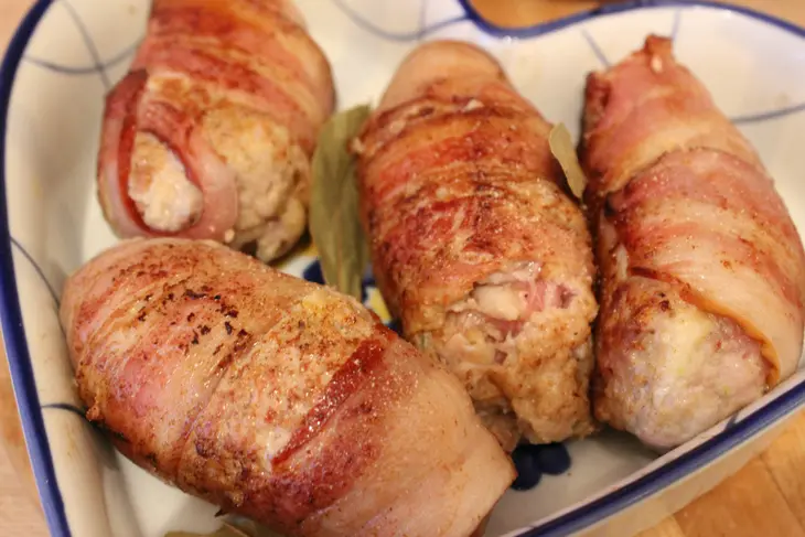 Мясные зразы в беконе "сюрприз": шаг 7