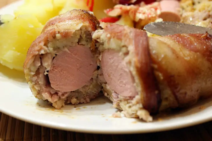 Мясные зразы в беконе "сюрприз": шаг 10
