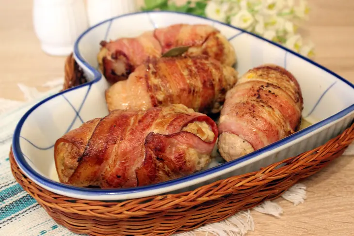 Мясные зразы в беконе "сюрприз": шаг 11