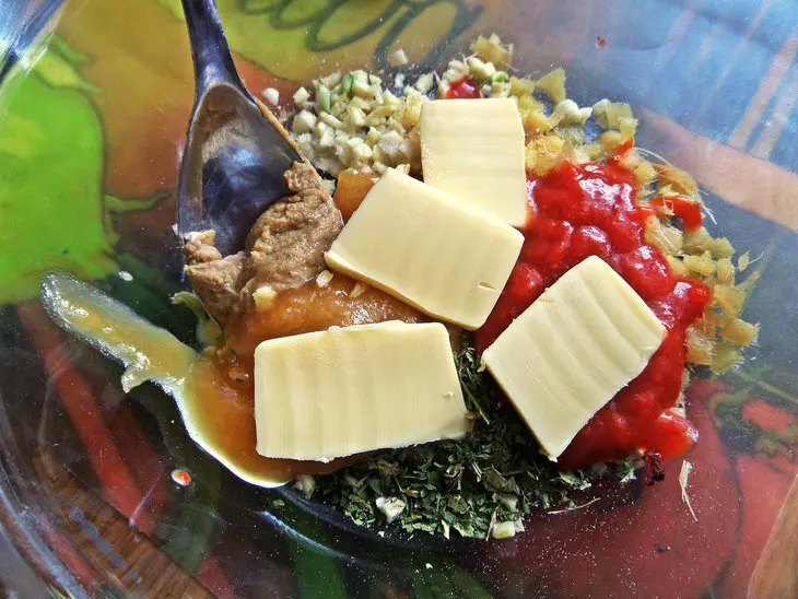 Пряная курочка на банке с пивом: шаг 4
