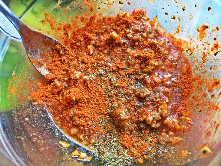 Пряная курочка на банке с пивом: шаг 5