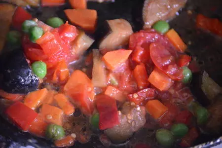 Рис с куриным фаршем, овощами и тофу: шаг 2