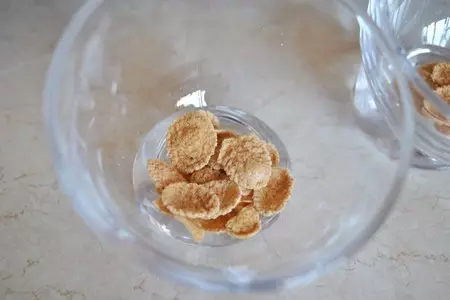 Чизкейк с мультизерновыми хлопьями и шоколадным соусом: шаг 4