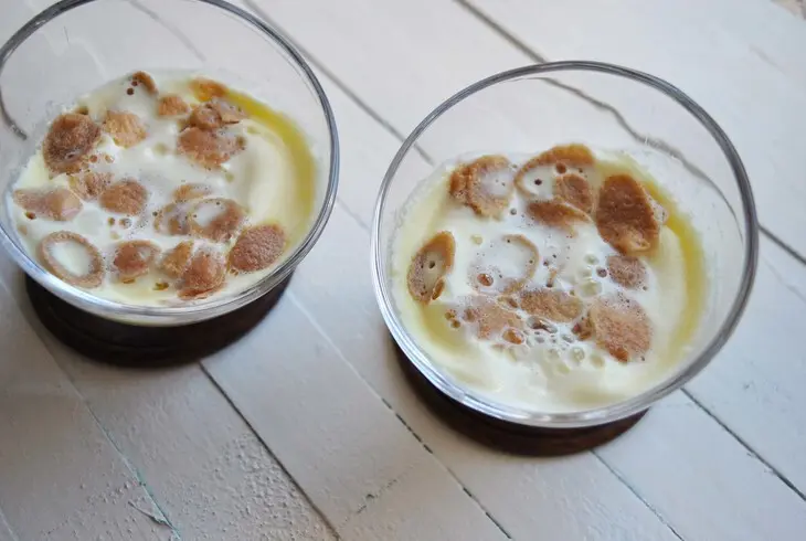 Чизкейк с мультизерновыми хлопьями и шоколадным соусом: шаг 6