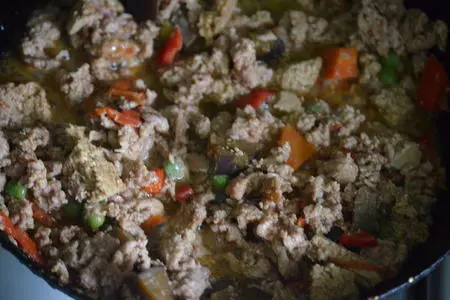 Рис с куриным фаршем, овощами и тофу: шаг 4
