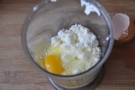 Творожная запеканка с маком и яблоком: шаг 2