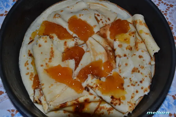 Блинный пирог с джемом и творожно-сметанным суфле: шаг 3