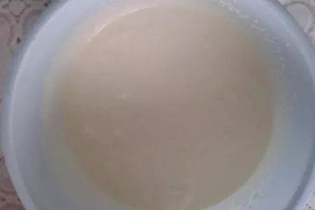 Торт со сливками и клубникой: шаг 1