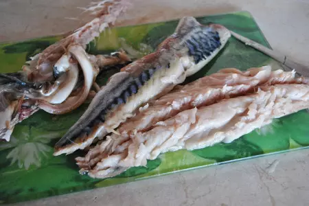 Малосольная скумбрия: шаг 1