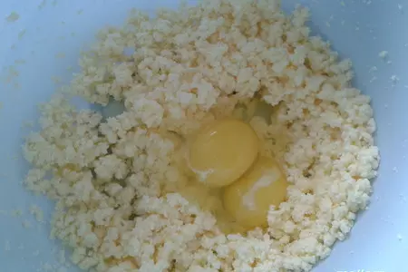 Йогуртовые кексы с яблоком и мандарином: шаг 1