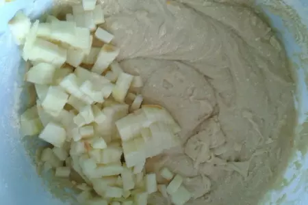 Йогуртовые кексы с яблоком и мандарином: шаг 3