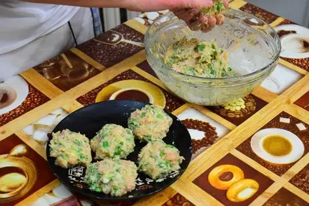 Сочные, нежные "рубленные куриные котлетки": шаг 6