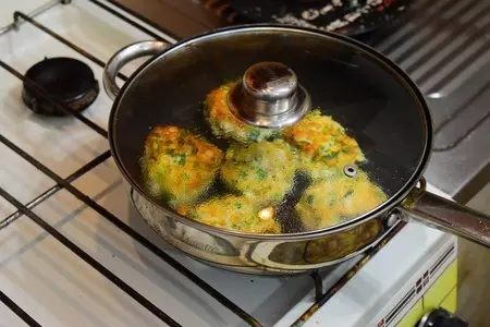 Сочные, нежные "рубленные куриные котлетки": шаг 8