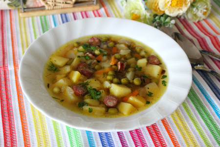 Картофельный суп с зеленым горошком и пряными колбасками: шаг 7