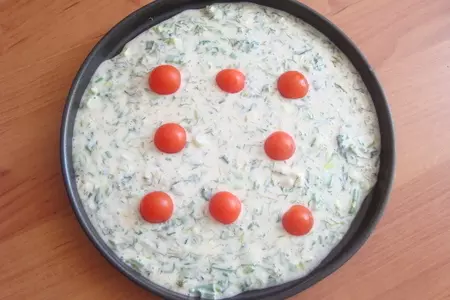 Лепёшка на йогурте с зеленью и черри: шаг 5