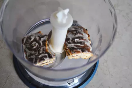 Творожные блинчики с пряничным муссом и ягодами: шаг 2