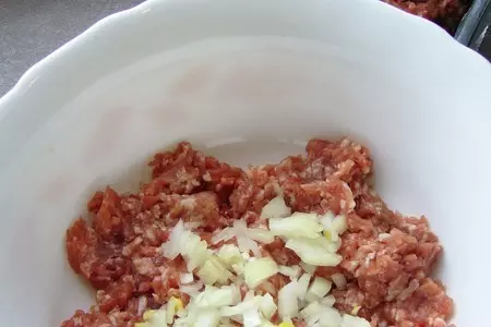 Клубочки из слоеного теста с фаршем: шаг 2