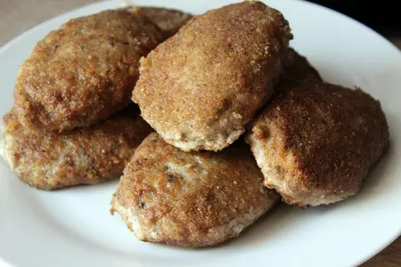 Сочные мясные котлеты с кускусом и шампиньонами: шаг 6