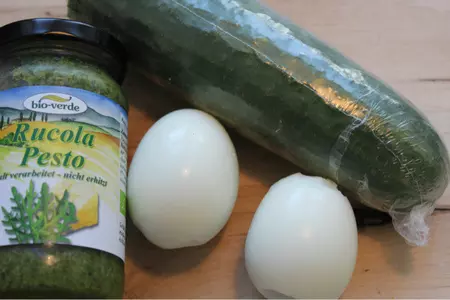 Мужской салат "цветок для защитника": шаг 2
