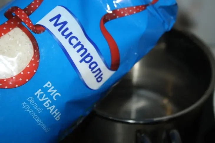 Постный цельнозерновой хлеб на живых дрожжах с рисом и луком: шаг 1