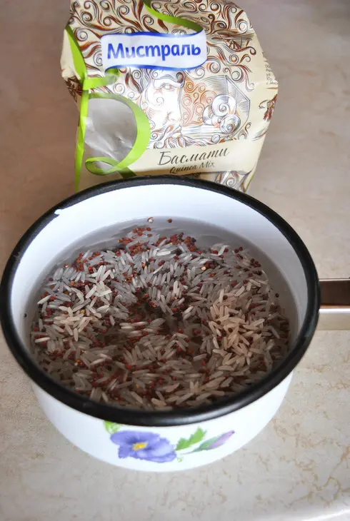 Спринг роллы с басмати «quinoa mix», креветками и ананасом: шаг 1
