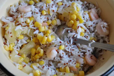 Спринг роллы с басмати «quinoa mix», креветками и ананасом: шаг 2