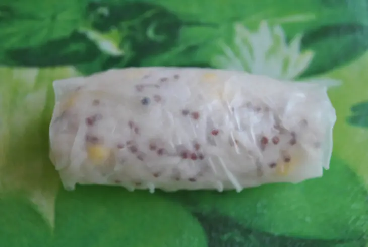 Спринг роллы с басмати «quinoa mix», креветками и ананасом: шаг 4