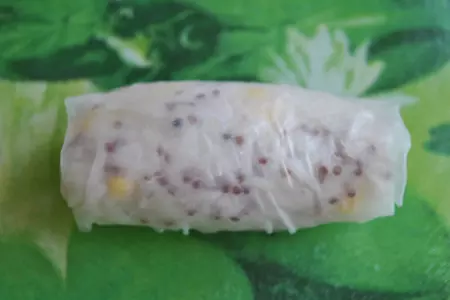 Спринг роллы с басмати «quinoa mix», креветками и ананасом: шаг 4