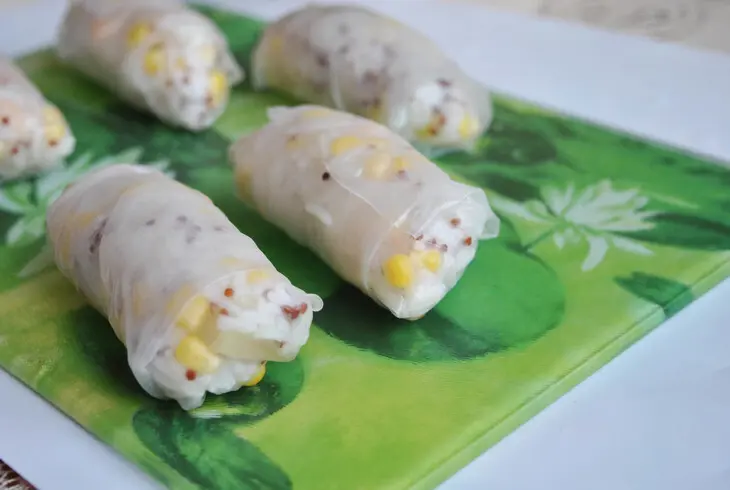 Спринг роллы с басмати «quinoa mix», креветками и ананасом: шаг 5