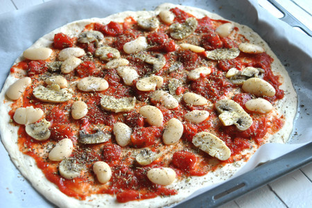 Постная пицца с шампиньонами и фасолью «лима»: шаг 4