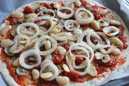 Постная пицца с шампиньонами и фасолью «лима»: шаг 5