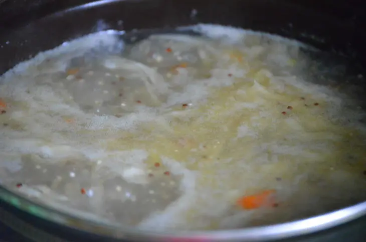 Суп с мойвой, киноа и квашеной капустой: шаг 5