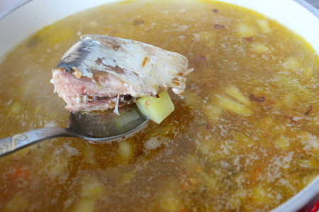 Суп из рыбных консервов с кускусом: шаг 4