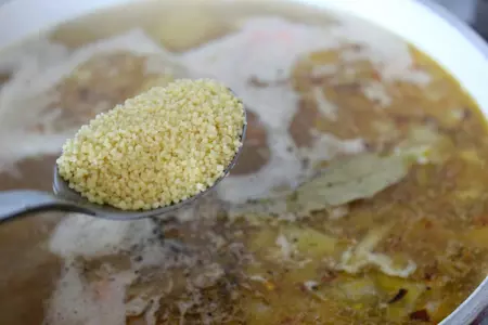 Суп из рыбных консервов с кускусом: шаг 6