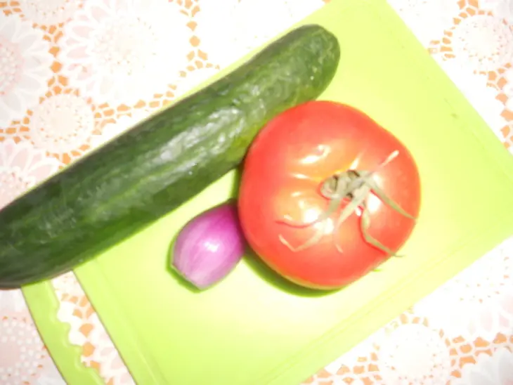 Овощной салат с кускусом в съедобных стаканчиках: шаг 3