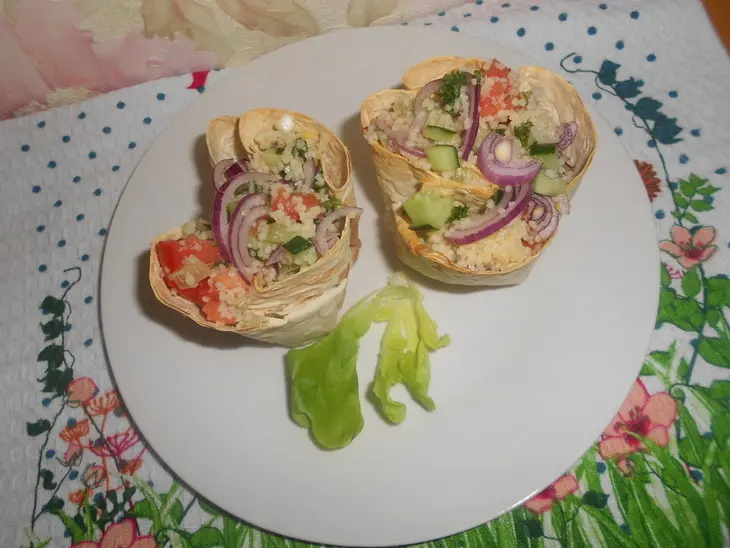 Овощной салат с кускусом в съедобных стаканчиках: шаг 8