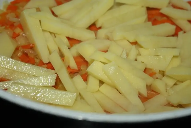 Сытный постный суп с кислой капустой, грибами и диким рисом: шаг 3