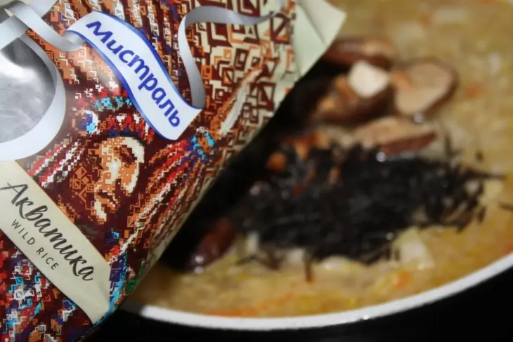 Сытный постный суп с кислой капустой, грибами и диким рисом: шаг 7
