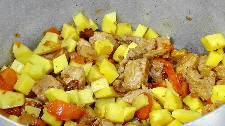 Пряная фасоль с мясом и овощами: шаг 6