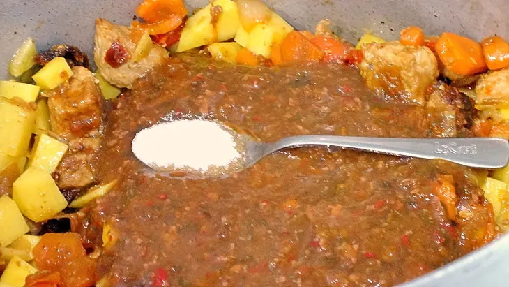 Пряная фасоль с мясом и овощами: шаг 7