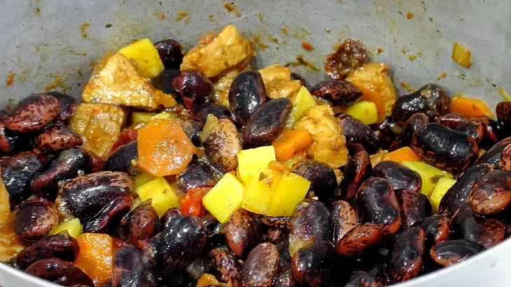 Пряная фасоль с мясом и овощами: шаг 8