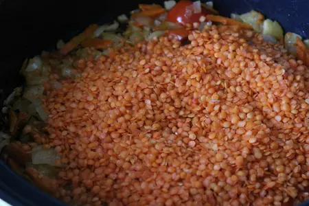 Пряная красная чечевица с кинзой и грецким орехом: шаг 4