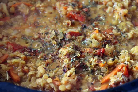 Пряная красная чечевица с кинзой и грецким орехом: шаг 7