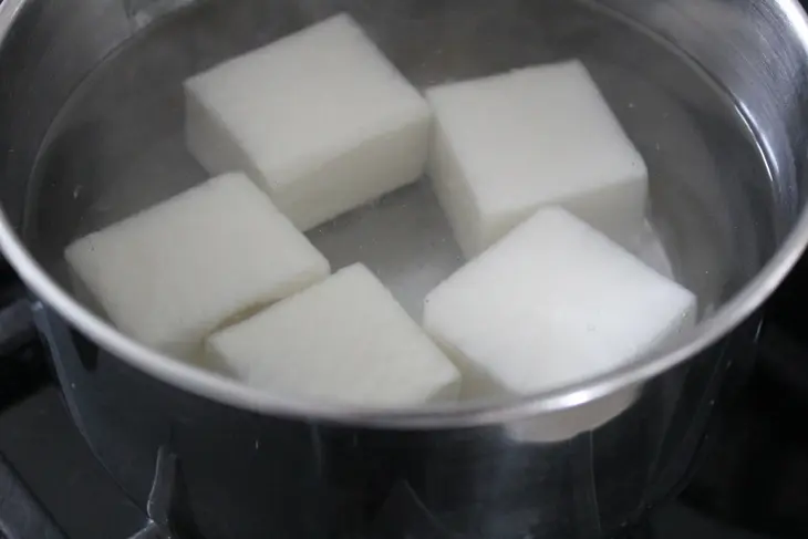 Закуска "розы": шаг 3