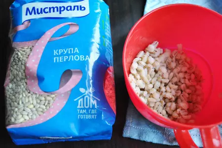 Легкий салат с рукколой,  перловкой и свежими овощами «настоящая жемчужинка»: шаг 1