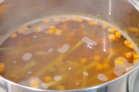 Густой постный гречневый суп с тимьяном: шаг 3