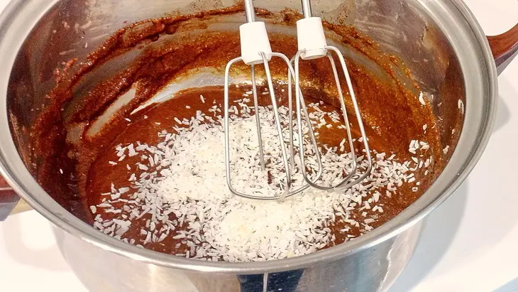 Шоколадный мусс с кокосовой стружкой: шаг 5