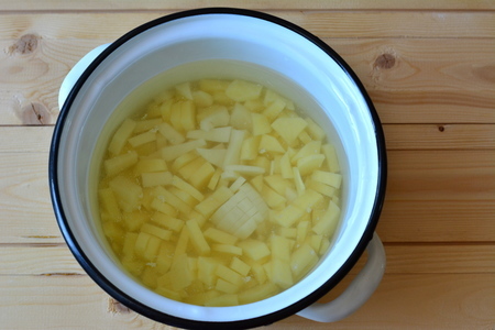 Грибной суп с сыром: шаг 3