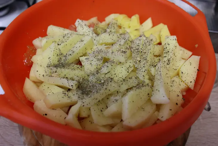 Свинина, запеченная с картофелем и сыром: шаг 3